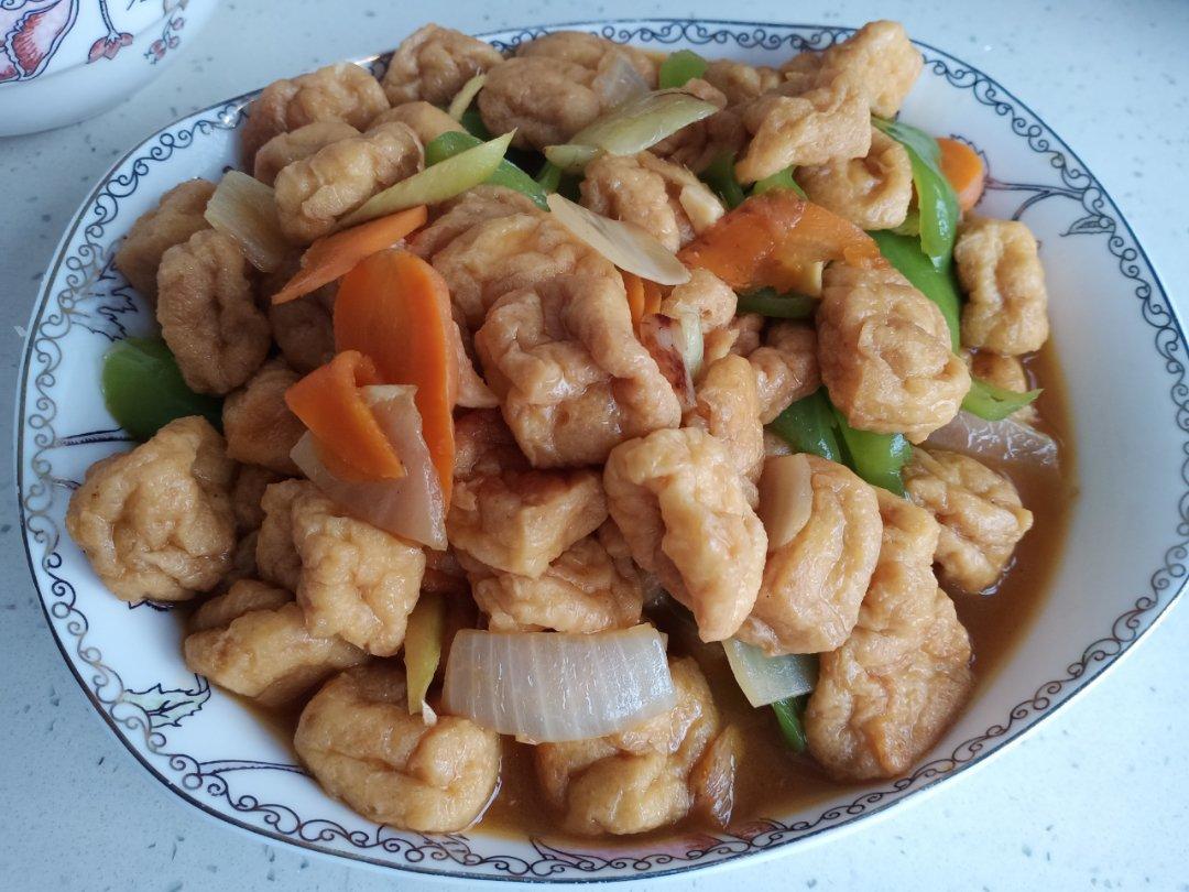 豆腐泡炒肉片