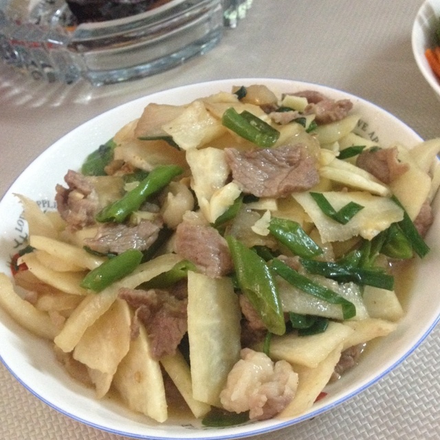 凉薯辣椒炒肉片