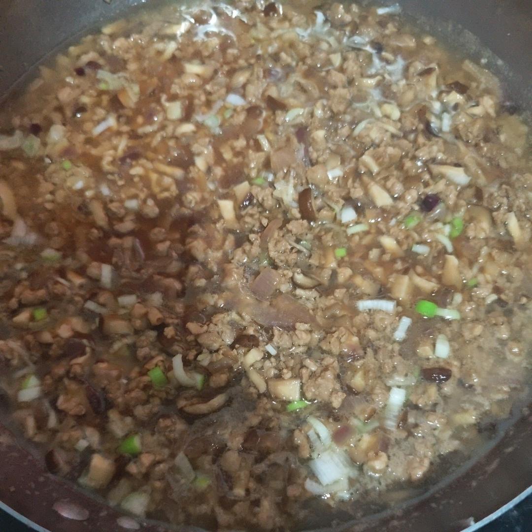香菇肉酱拌面