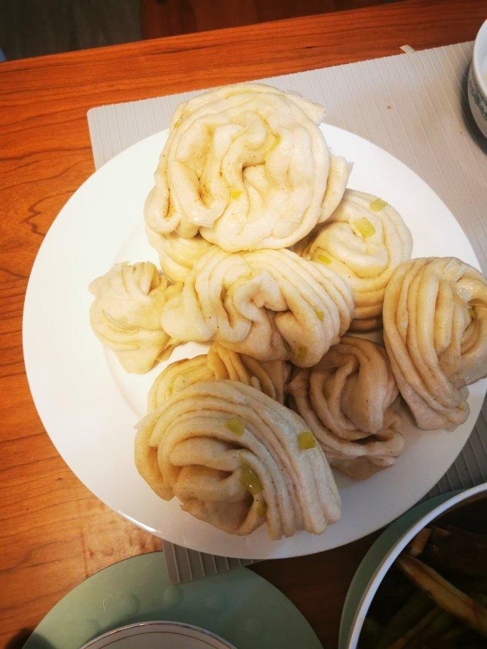葱油花卷，一根筷子卷出漂亮的造型