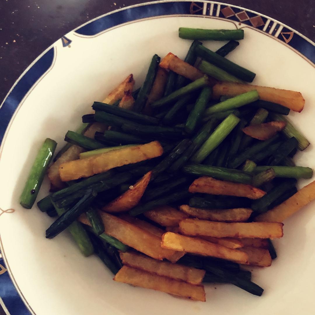 蒜薹炒土豆条