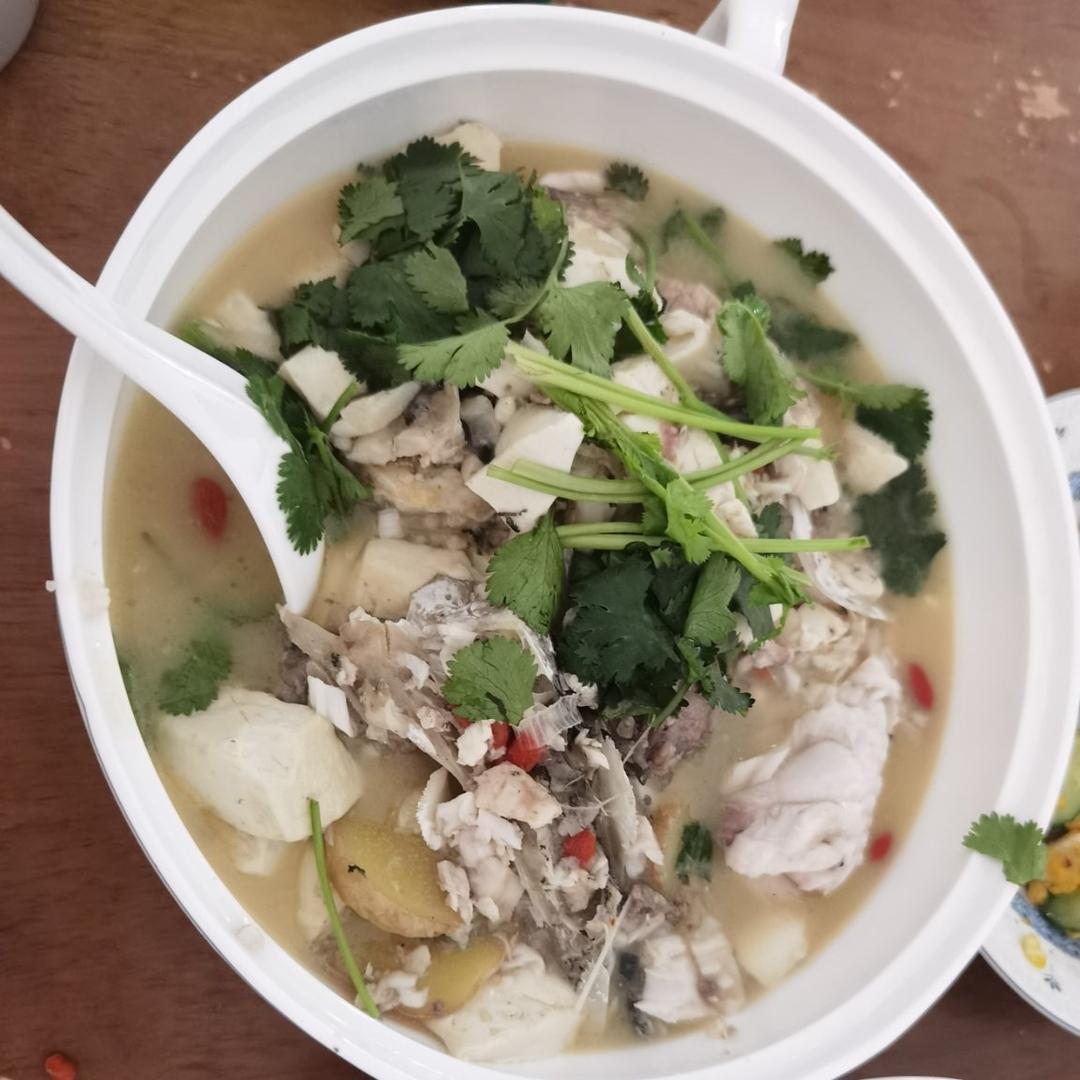 鱼头豆腐汤