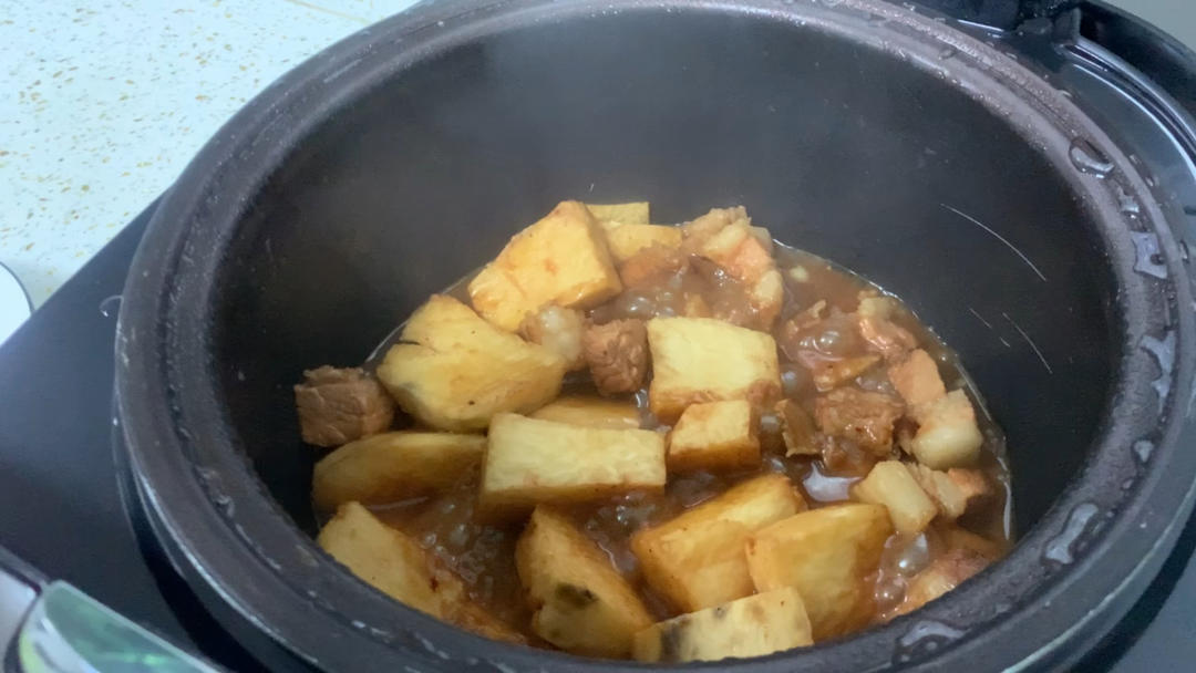 五花肉焖粉葛