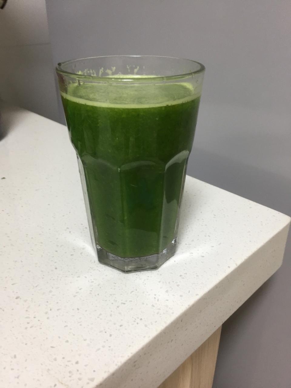 ◣芹菜汁◢一周的超级排毒计划