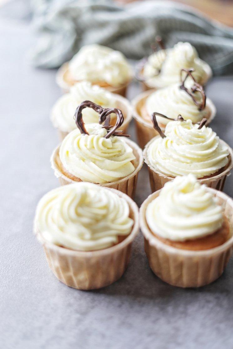 筋节粥做的奶油纸杯小蛋糕