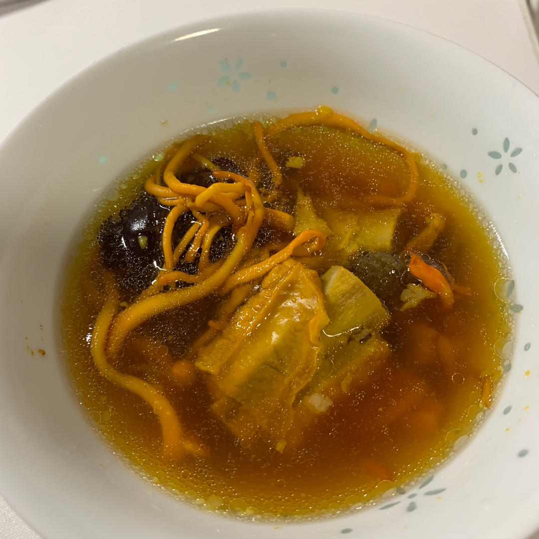 竹荪虫草花排骨汤