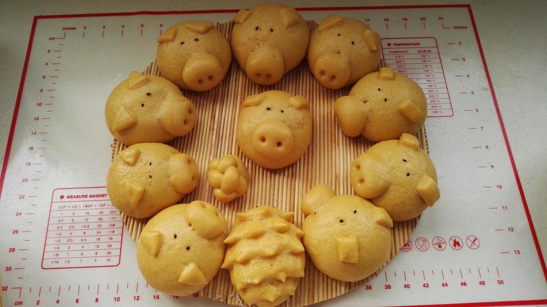 百变面食之一黄金招财猪馒头的做法