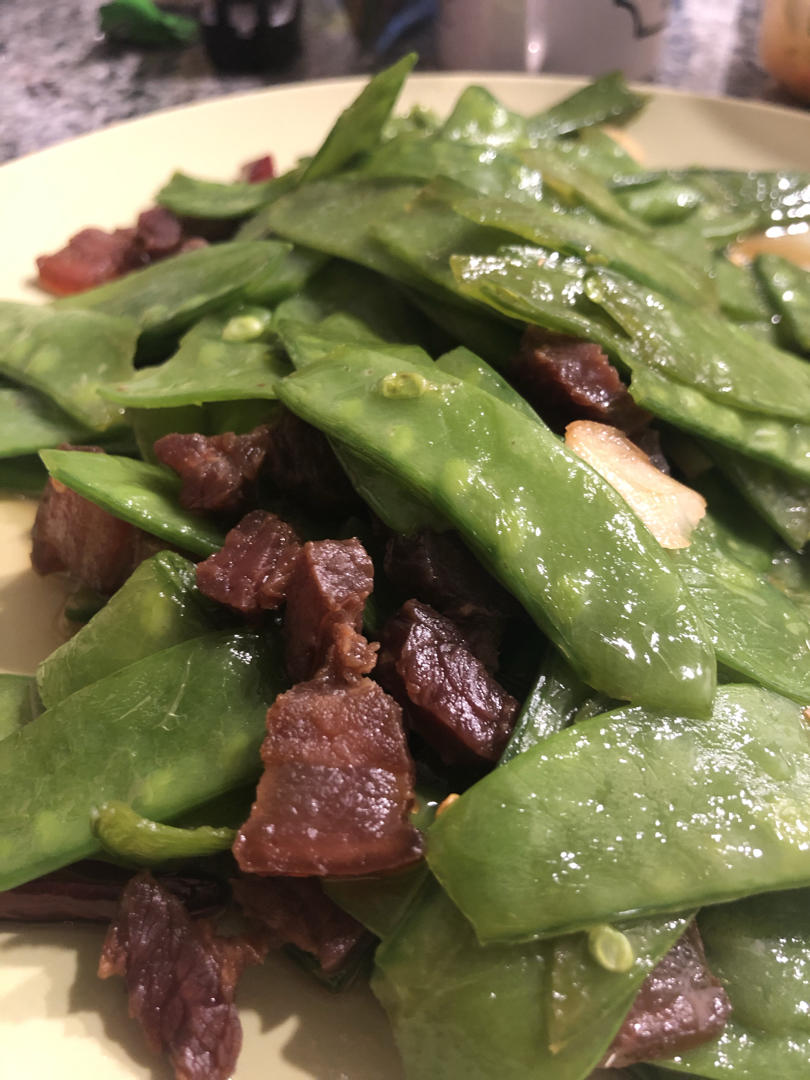 荷兰豆炒腊肉