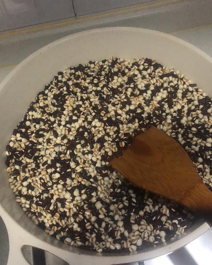 一定要炒制的薏米赤小豆