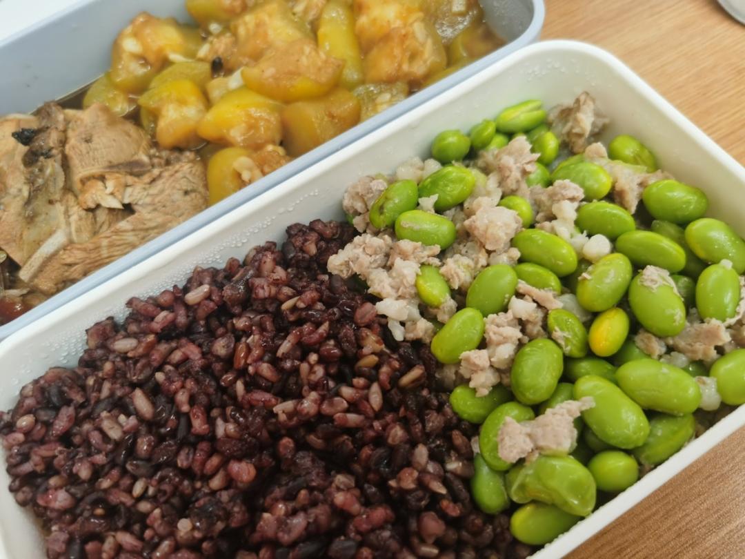 鲜掉眉毛的 毛豆米蒸肉