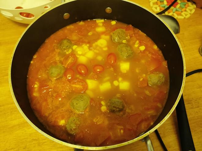 西红柿玉米西芹山药牛肉丸汤的做法