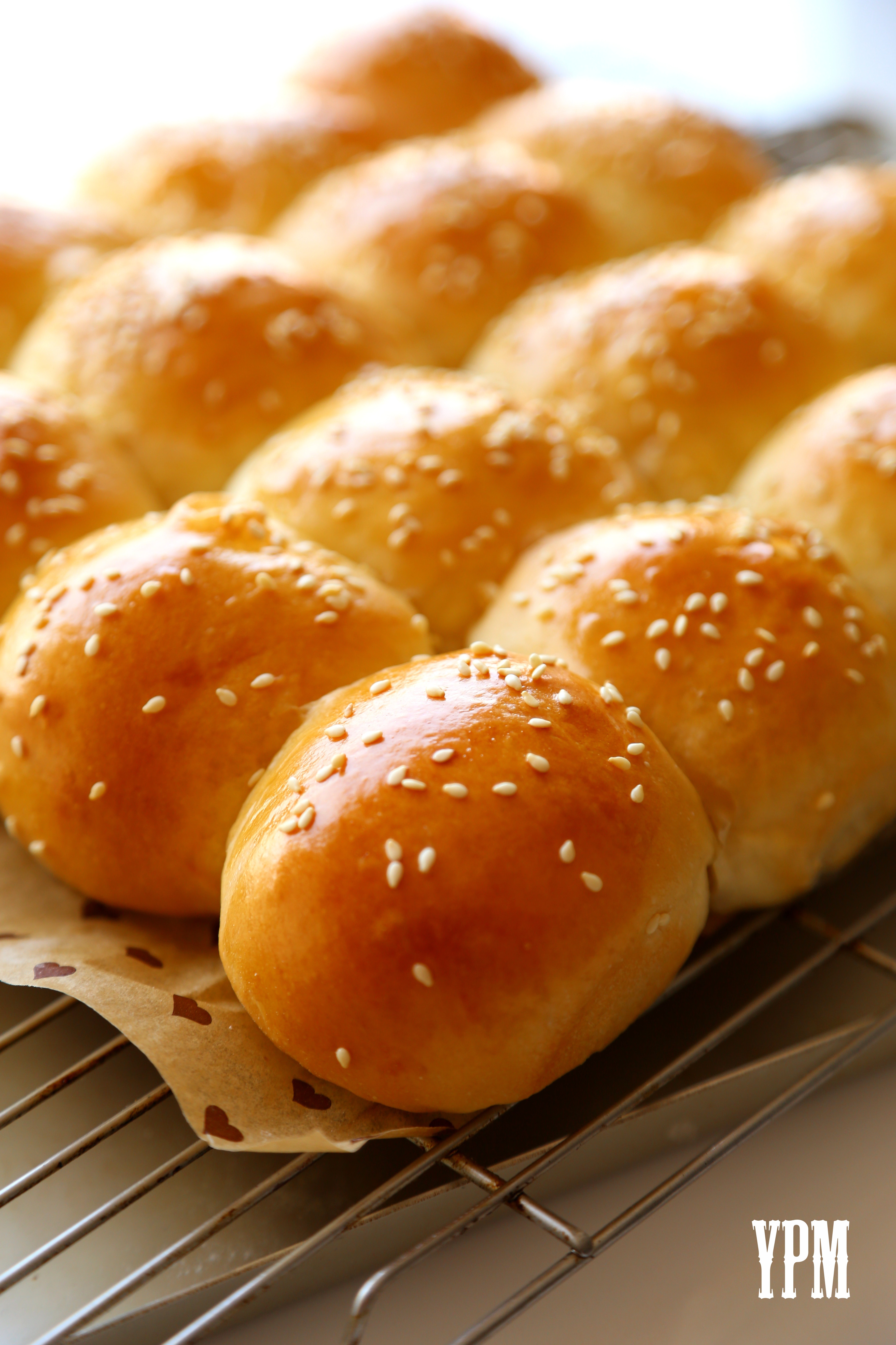 大人小孩都爱不释口的【蜂蜜牛奶小餐包】