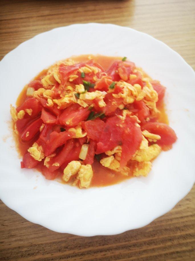 西红柿炒鸡蛋时，多加这一步，鸡蛋香嫩又入味