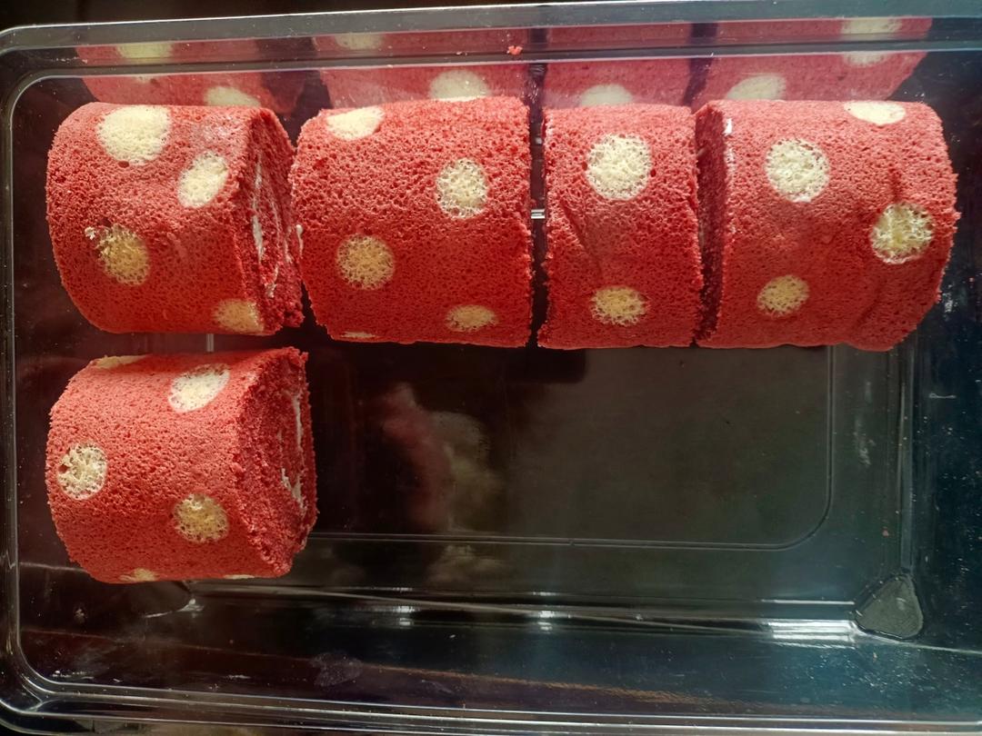 粉红少女心🔥红丝绒波点咸奶油蛋糕卷