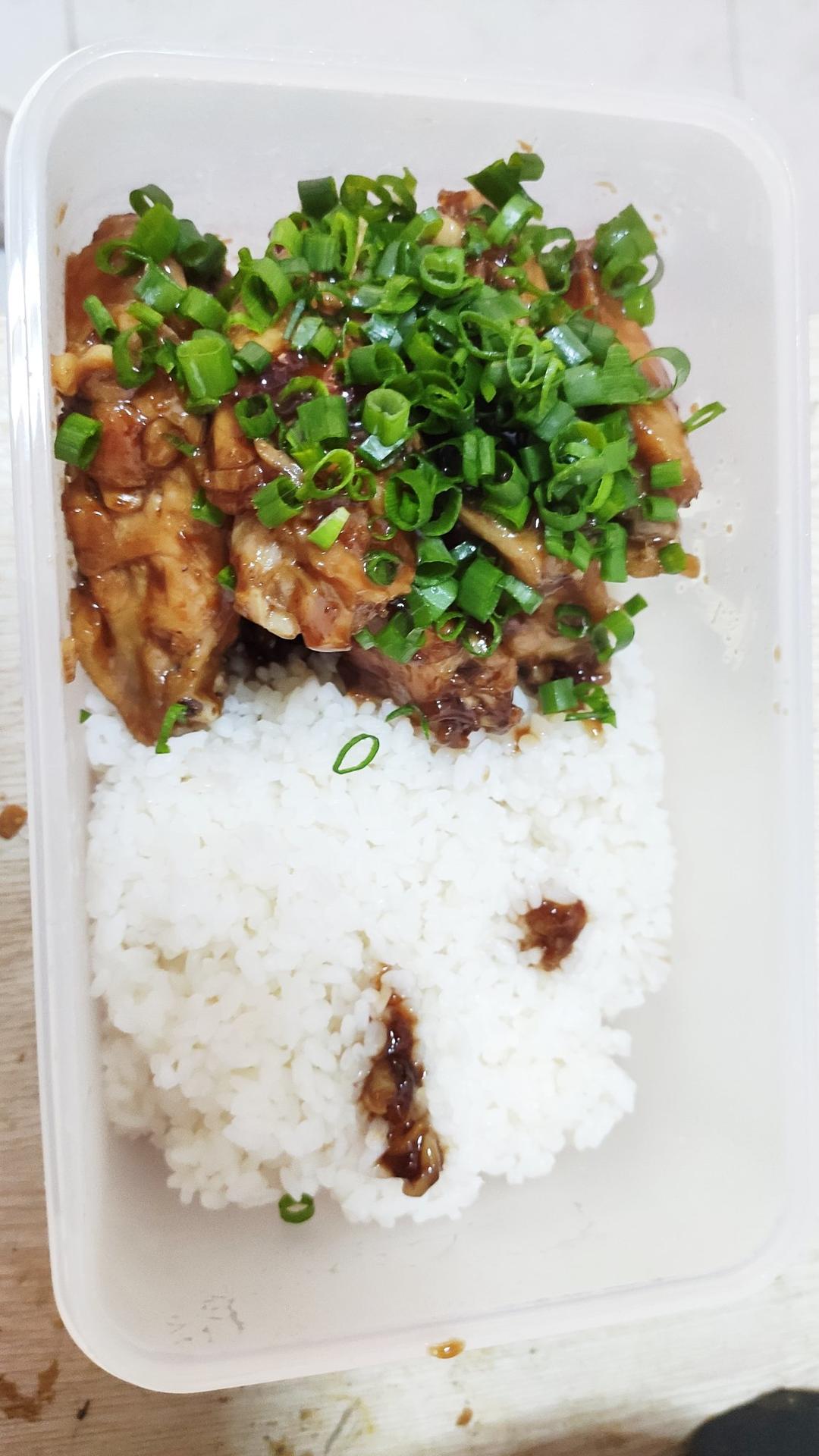 可乐鸡翅，好吃到舔手指，隔壁小孩馋哭了！