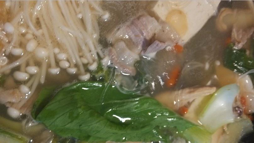 『超简单的自制汤底的美味清汤鲜美火锅~』的做法