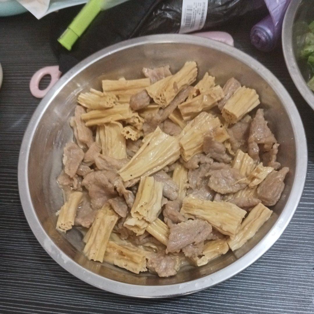 腐竹炒肉