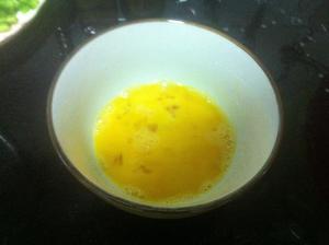 【主食】青椒虾仁蛋炒饭的做法 步骤1