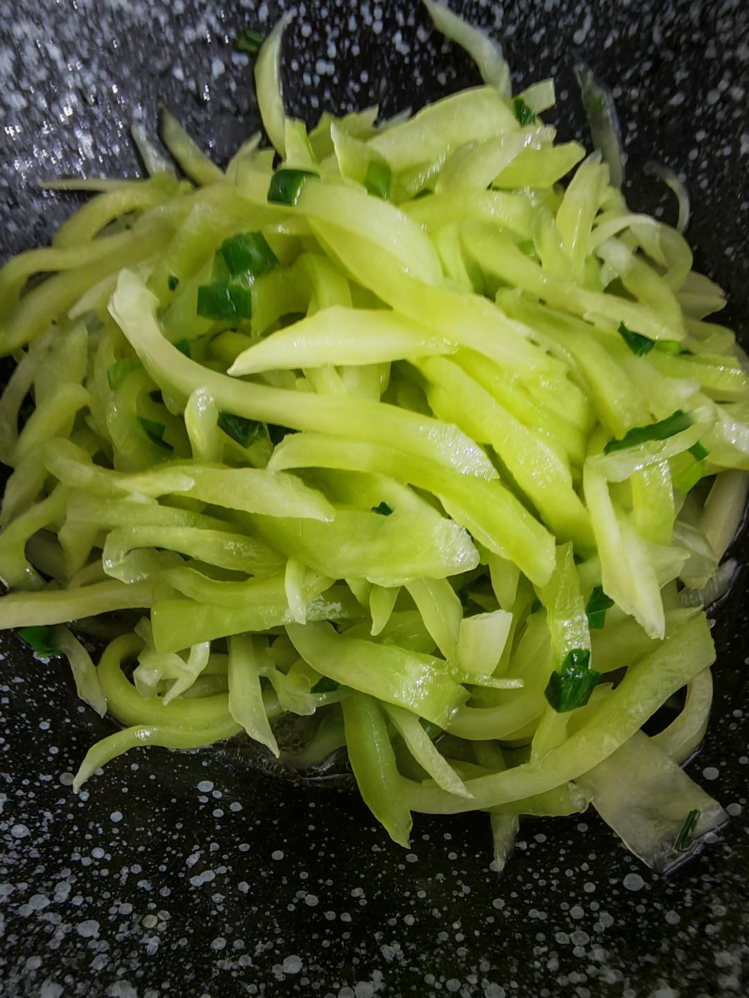 葱油凉拌莴苣丝