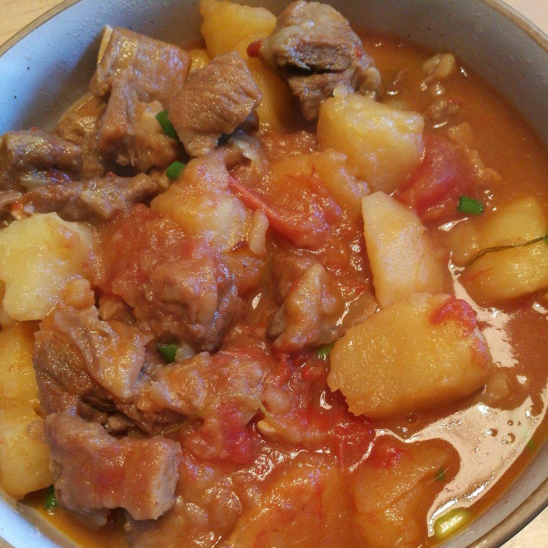 番茄土豆炖牛腩
