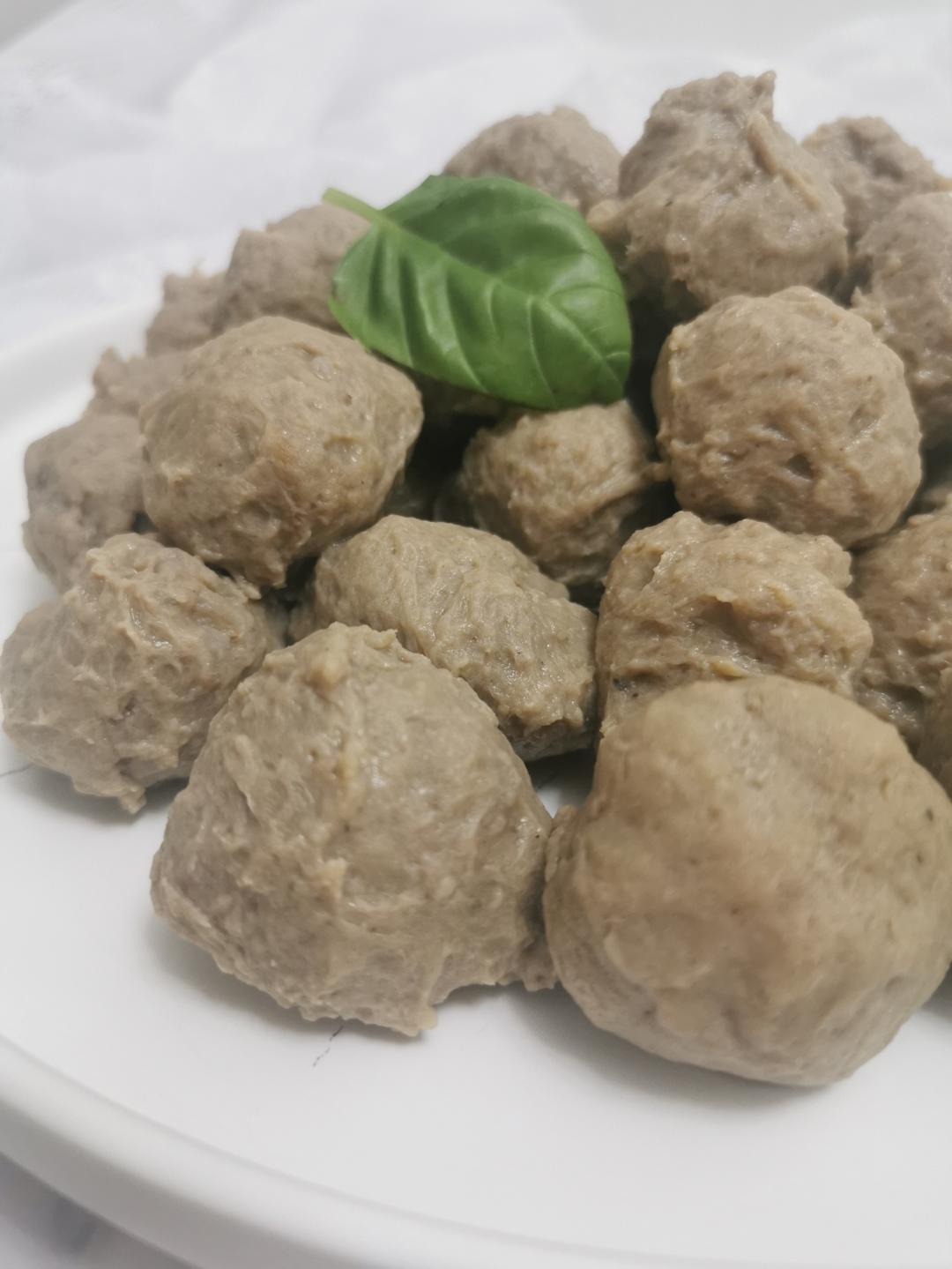 慢慢调整的牛肉丸