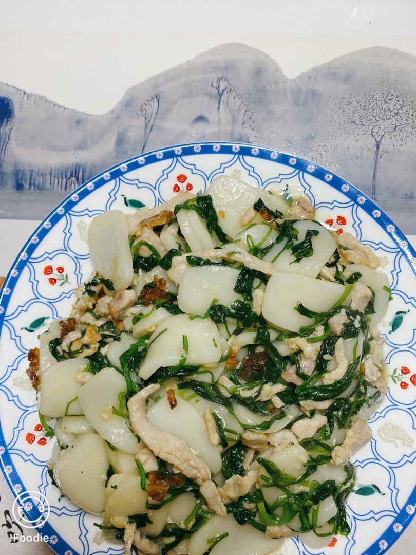 荠菜肉丝炒年糕