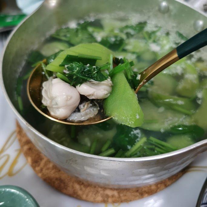 不油腻，清甜胜瓜生蚝汤