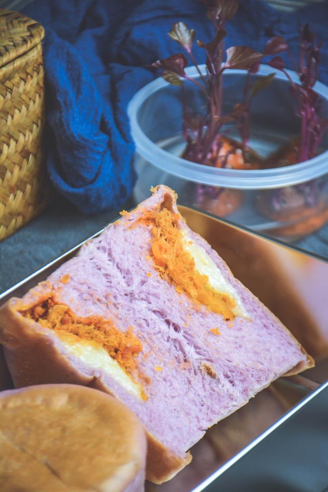 冰箱清除计划：紫薯肉松蛋黄麻薯面包的做法
