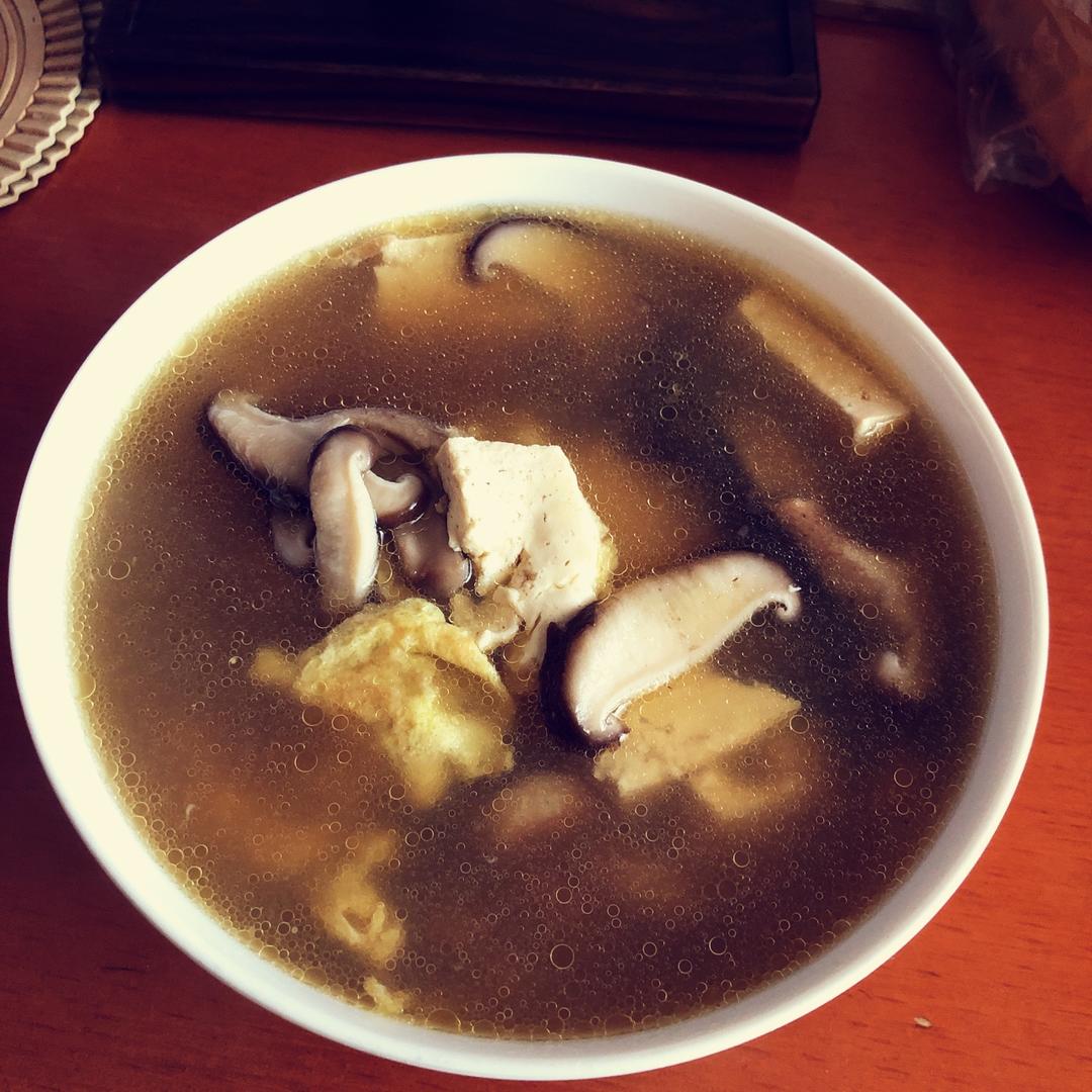 香菇虾仁豆腐汤
