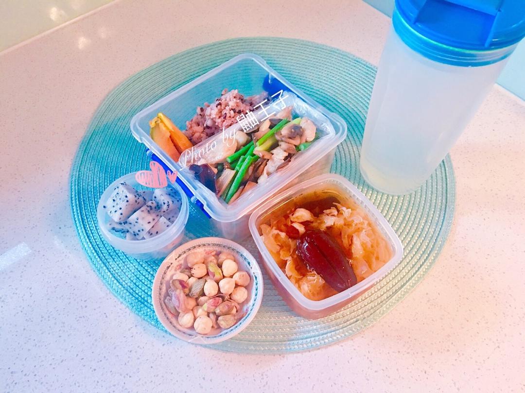 杂蔬蛋炒藜麦饭