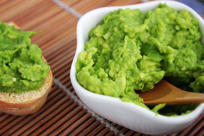 牛油果酱抹面包