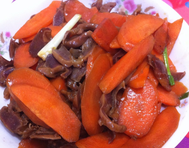 酸豆角炒鸡胗