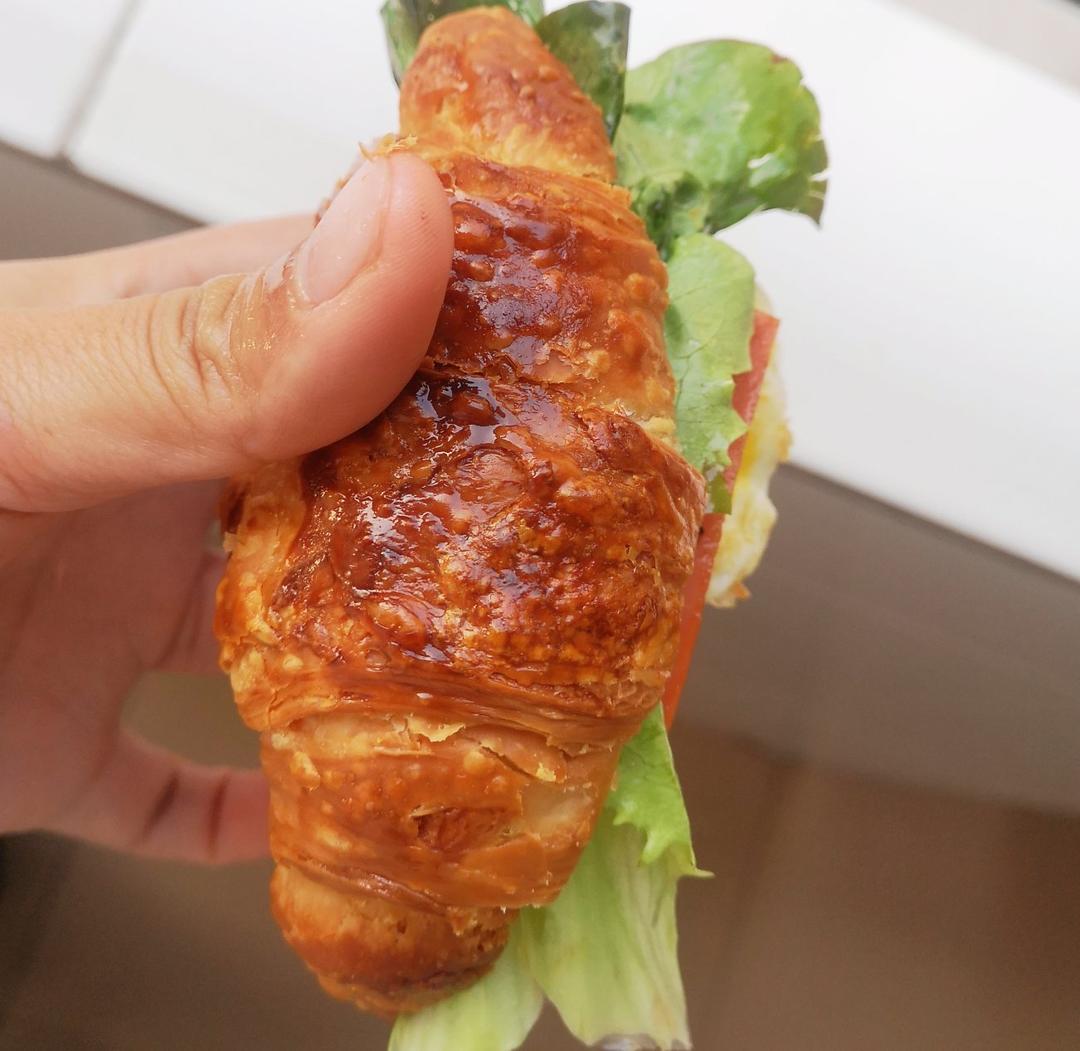 做100款面包の9：我的第一个可颂。成功开酥精确到厘米的方子!Croissant牛角包