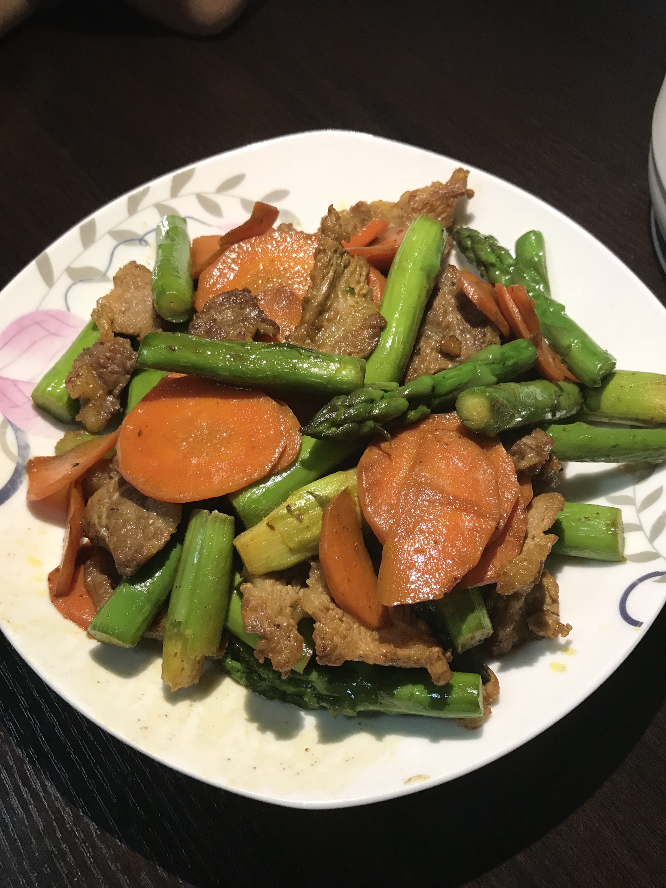 芦笋胡萝卜炒肉图片