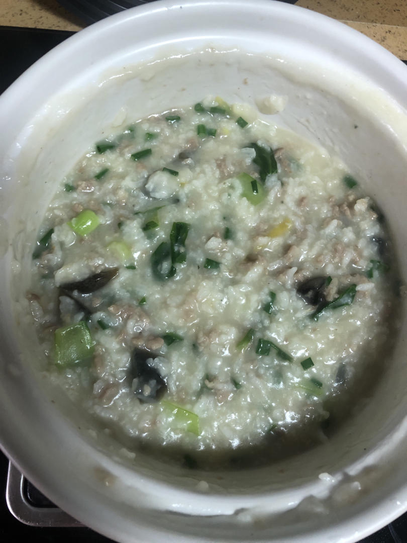 妈妈👩教我做的皮蛋瘦肉粥🥣简单快捷美味😋