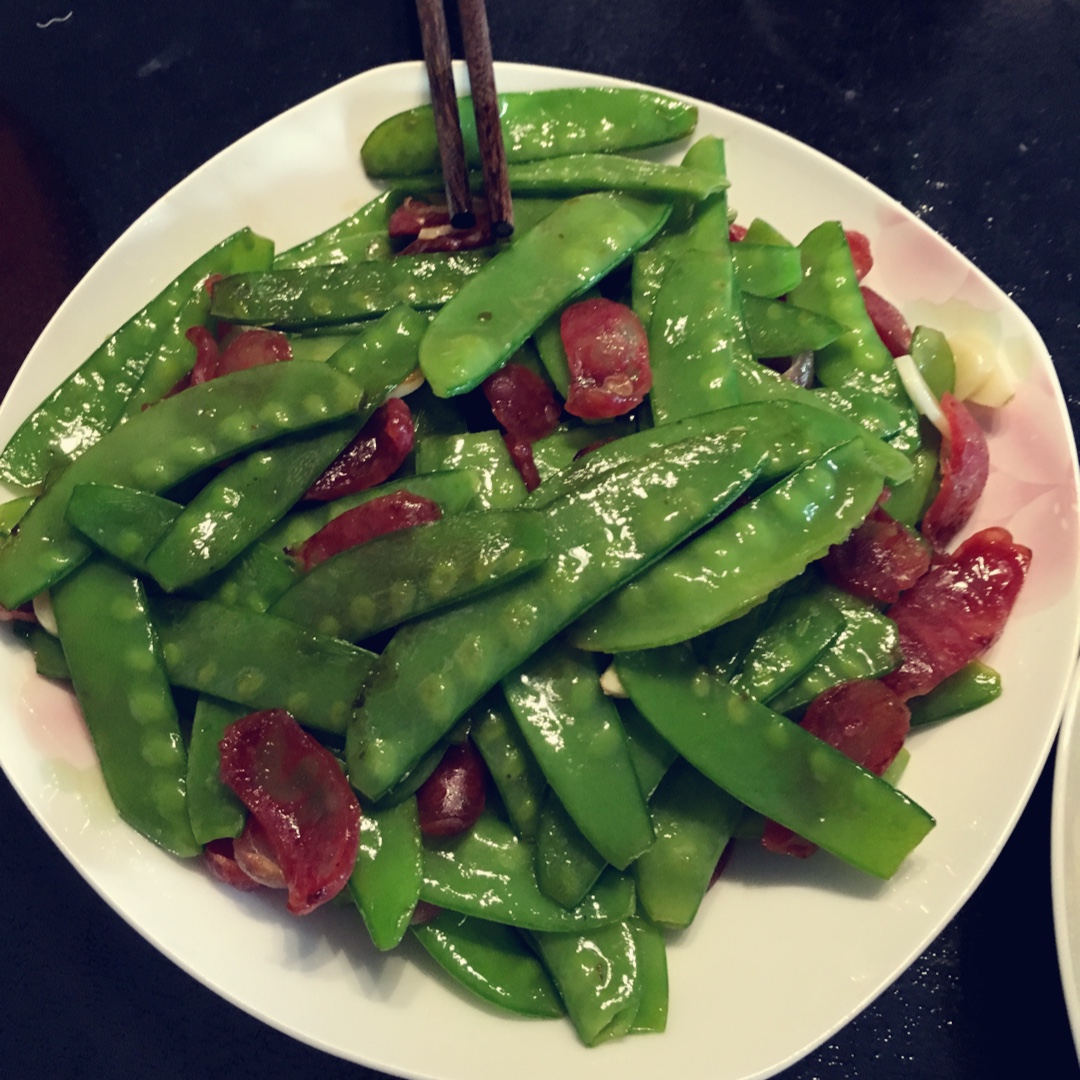 腊肠炒荷兰豆