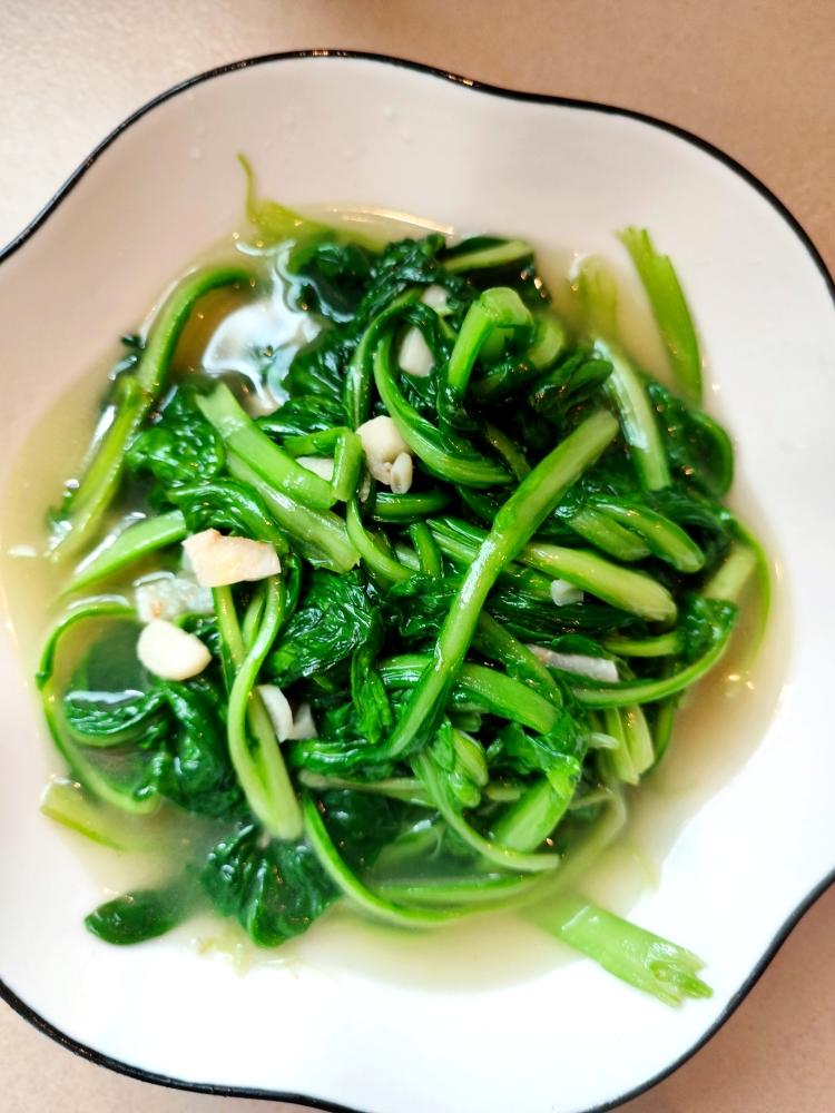 蒜香茼蒿的做法