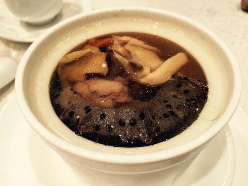 海参炖鸡汤
