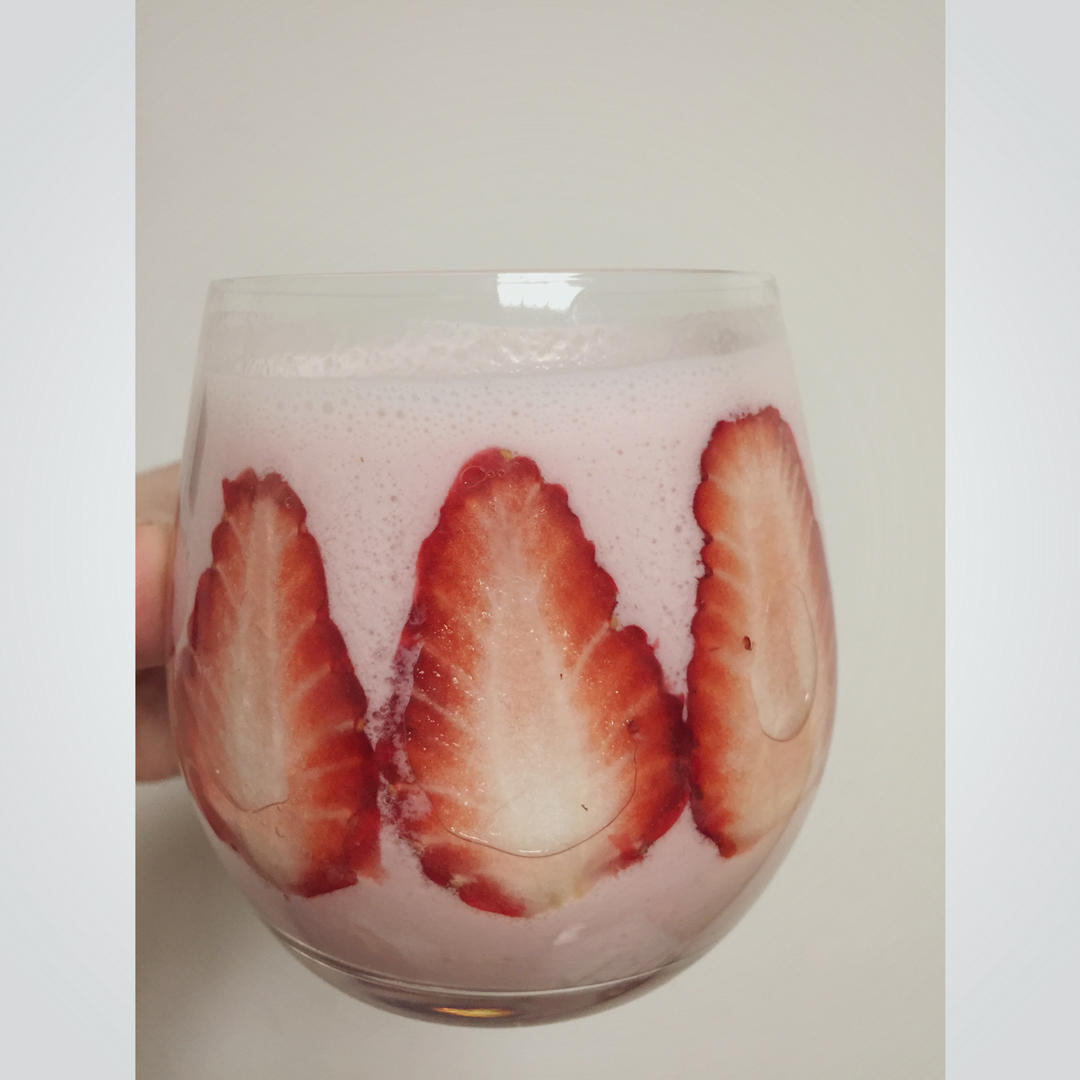 草莓奶昔