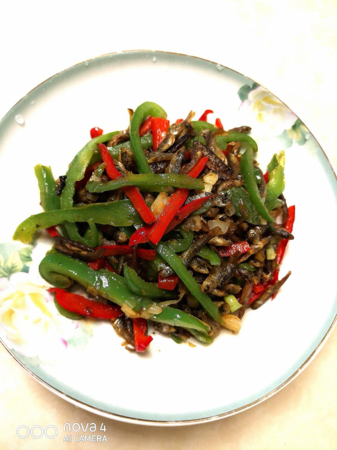 青椒炒小鱼干