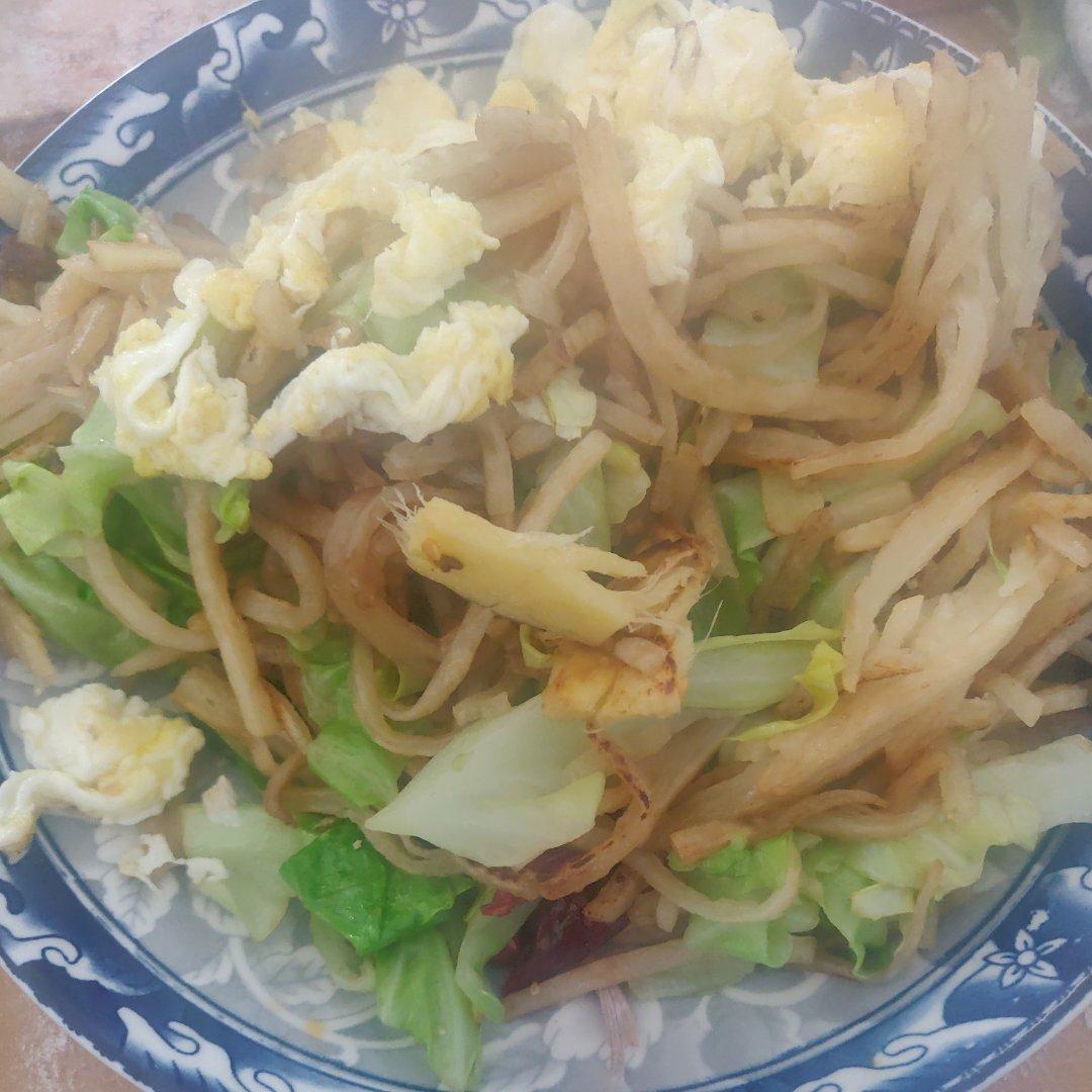 圆白菜炒饼丝