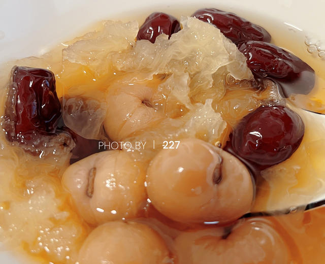 银耳桂圆红枣汤的做法