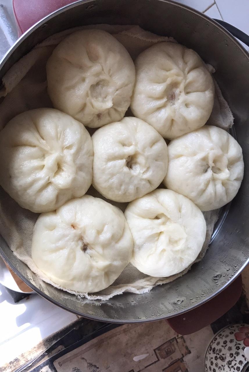 云朵般松软爆浆蜜汁叉烧包