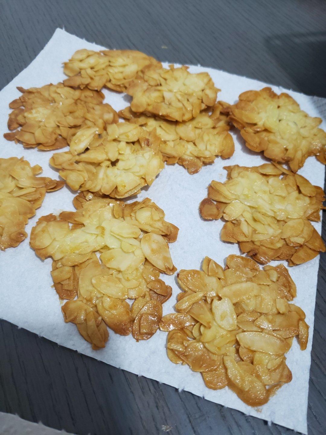 杏仁瓦片：薄脆香酥小零食。