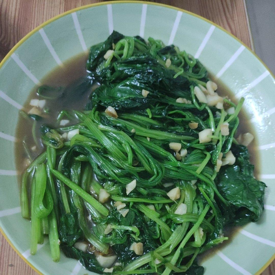 清炒菠菜
