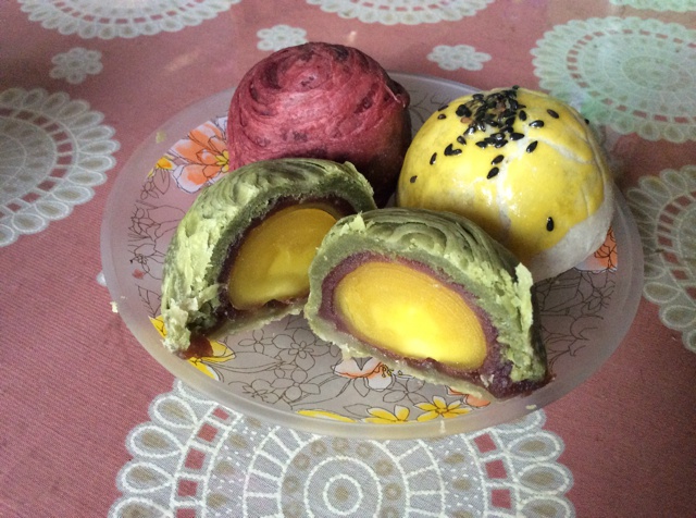 蛋黄酥~紫薯、抹茶、原味~花好月圆，中秋快乐~内附一次做六色蛋黄酥方法~