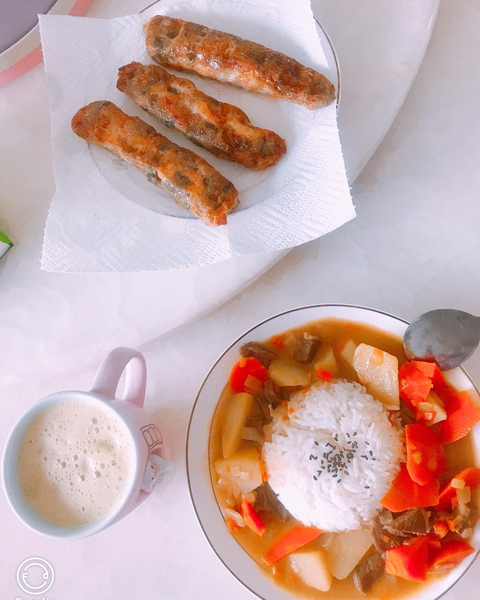 Mr董的招牌咖喱牛肉饭