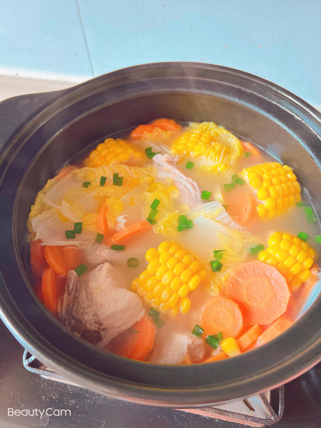 胡萝卜玉米排骨汤