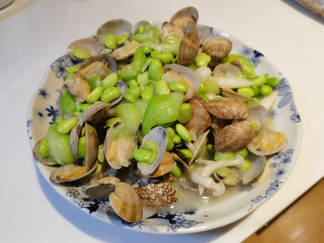 夏日鲜-丝瓜毛豆炒蛤蜊的做法