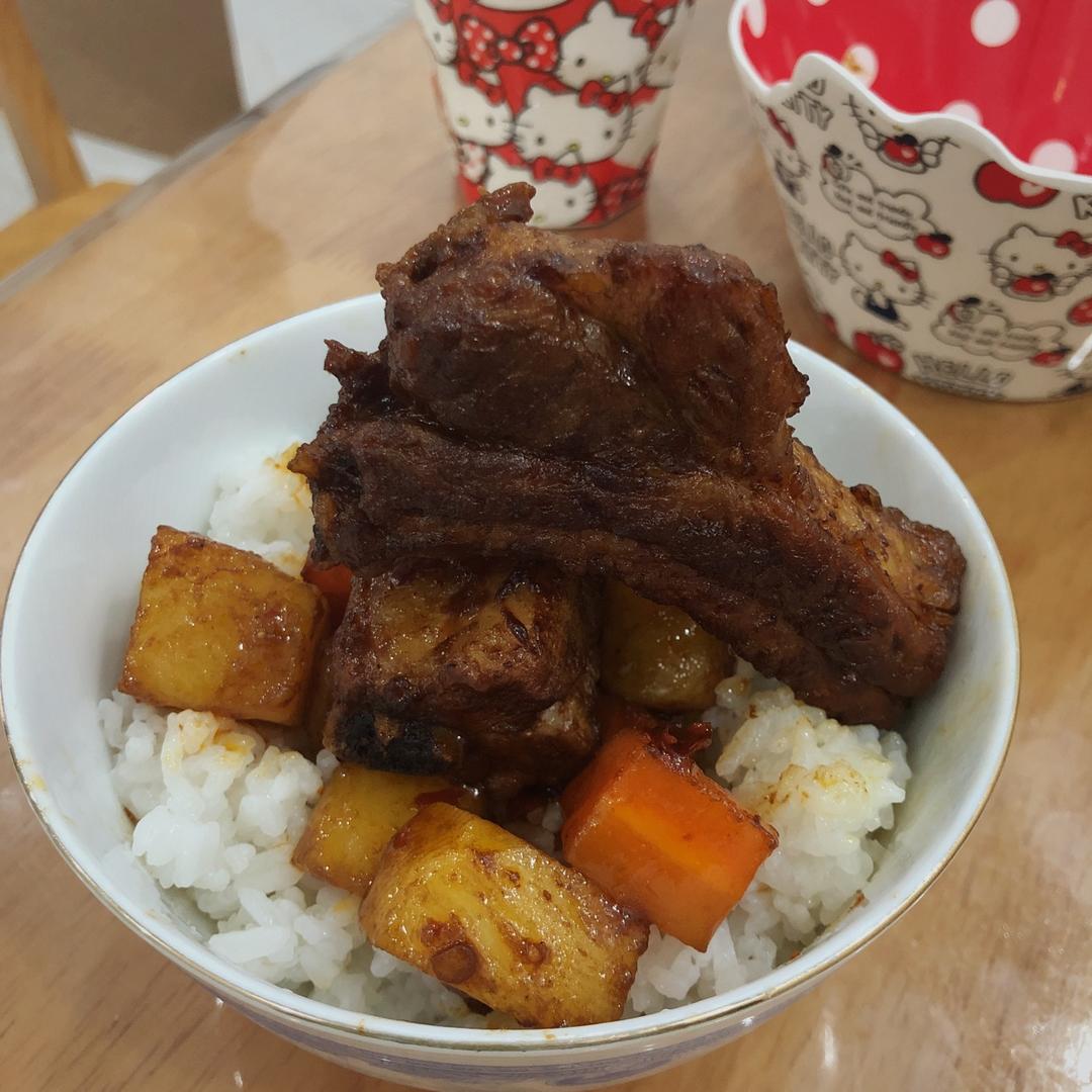 川味土豆烧排骨